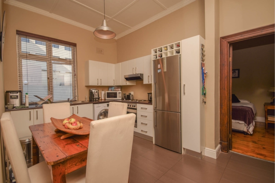 2 Bedroom Property for Sale in Sea Point Western Cape